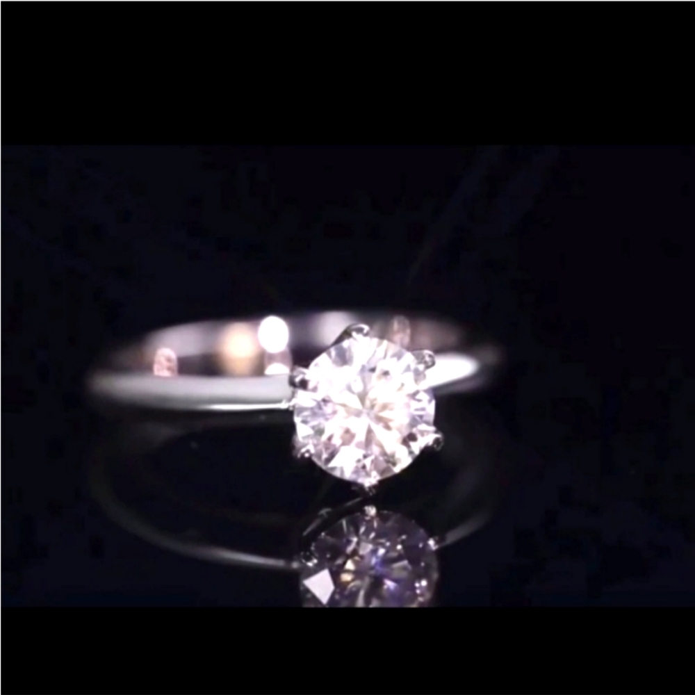 AUTHENTIC 3.0 ct  GRA MOISSANITE